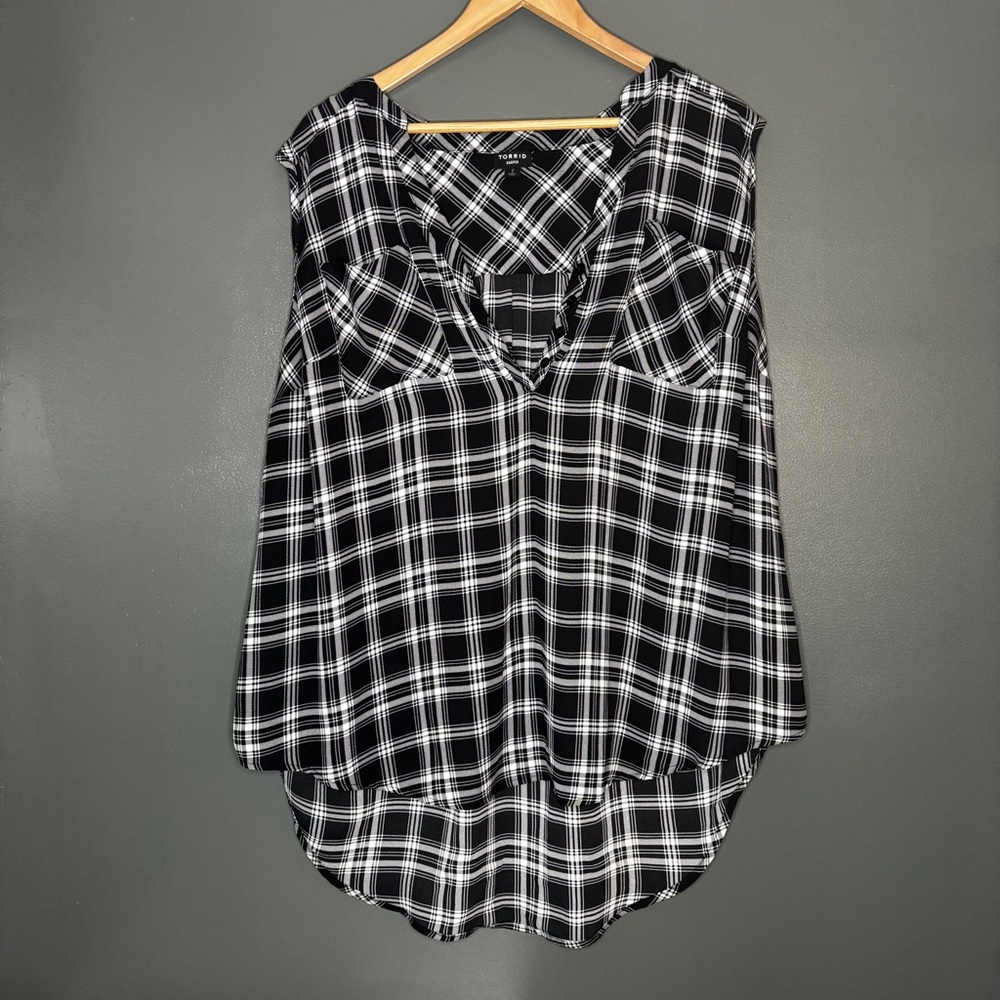 torrid Black & White Plaid V-Neck Sleeveless Blouse